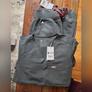 NWT Figs jogger set